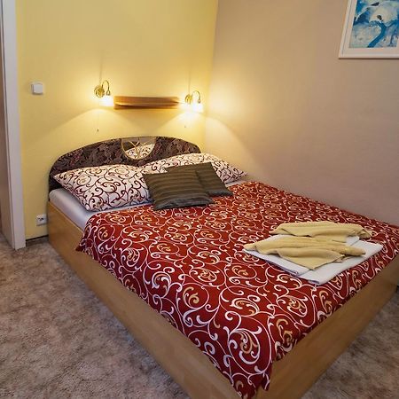 קרמניצה Hotel Central מראה חיצוני תמונה