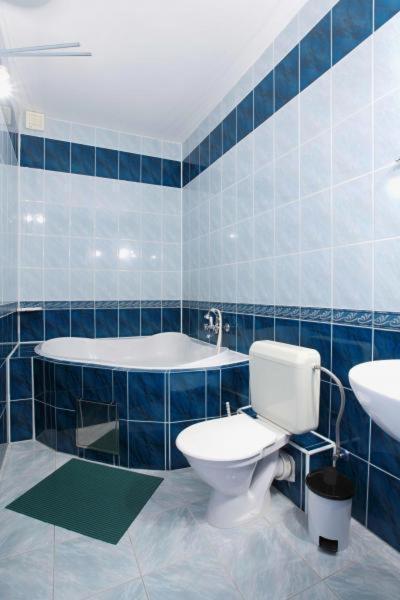 קרמניצה Hotel Central חדר תמונה